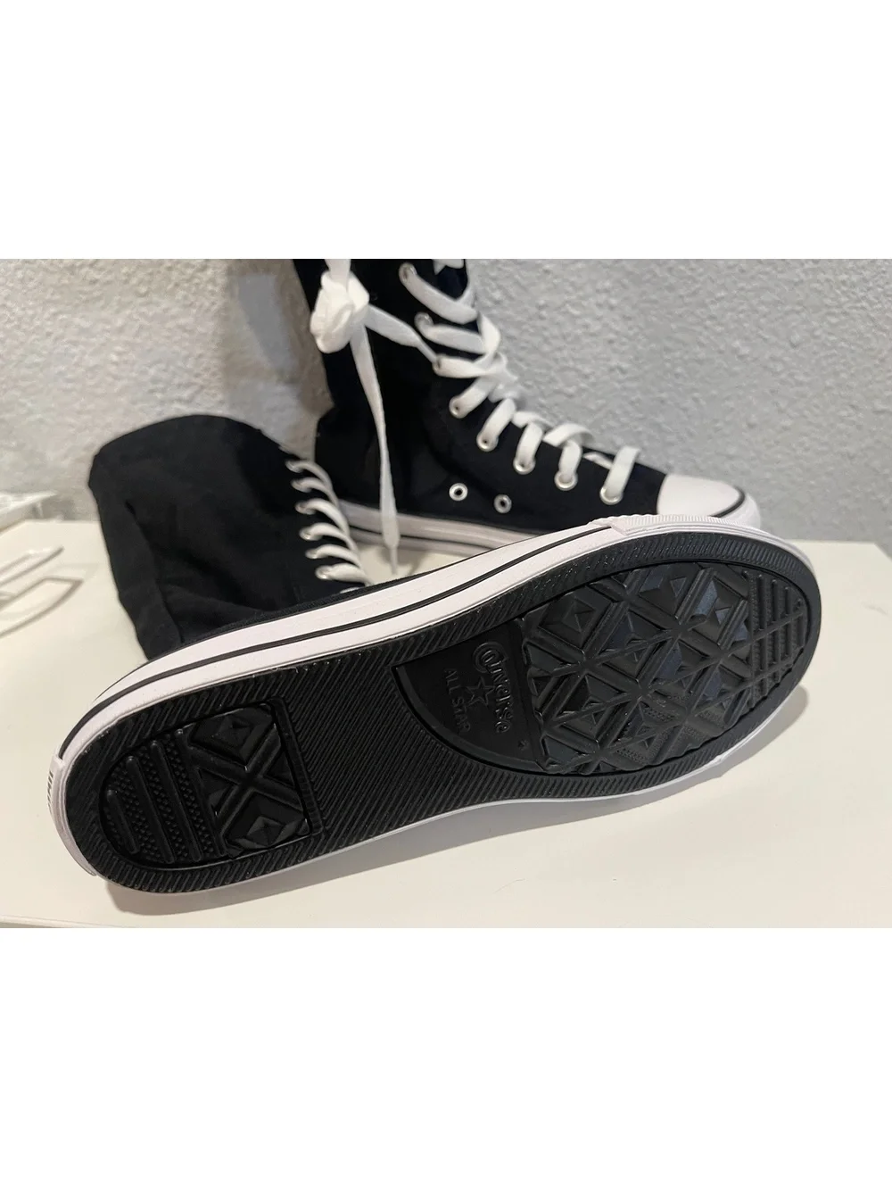 Converse All Star High-Top Black Canvas Boots with White L l